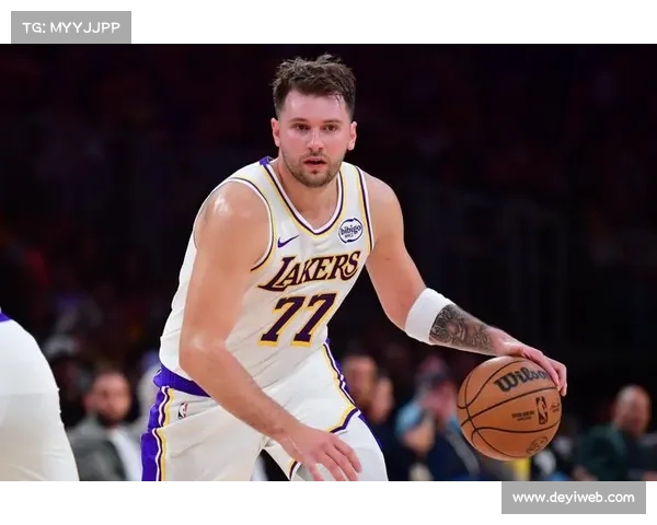 Skip评东契奇关键时刻选择：拒投空位三分因自知投射不佳